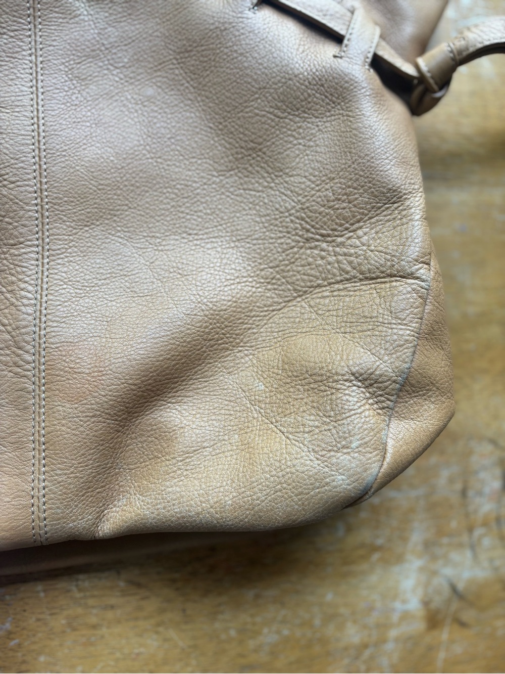 Dooney & Bourke made in Italy Tan Leather Tote - Soft Pebble Grain slouchy Bag - Picture 11 of 16